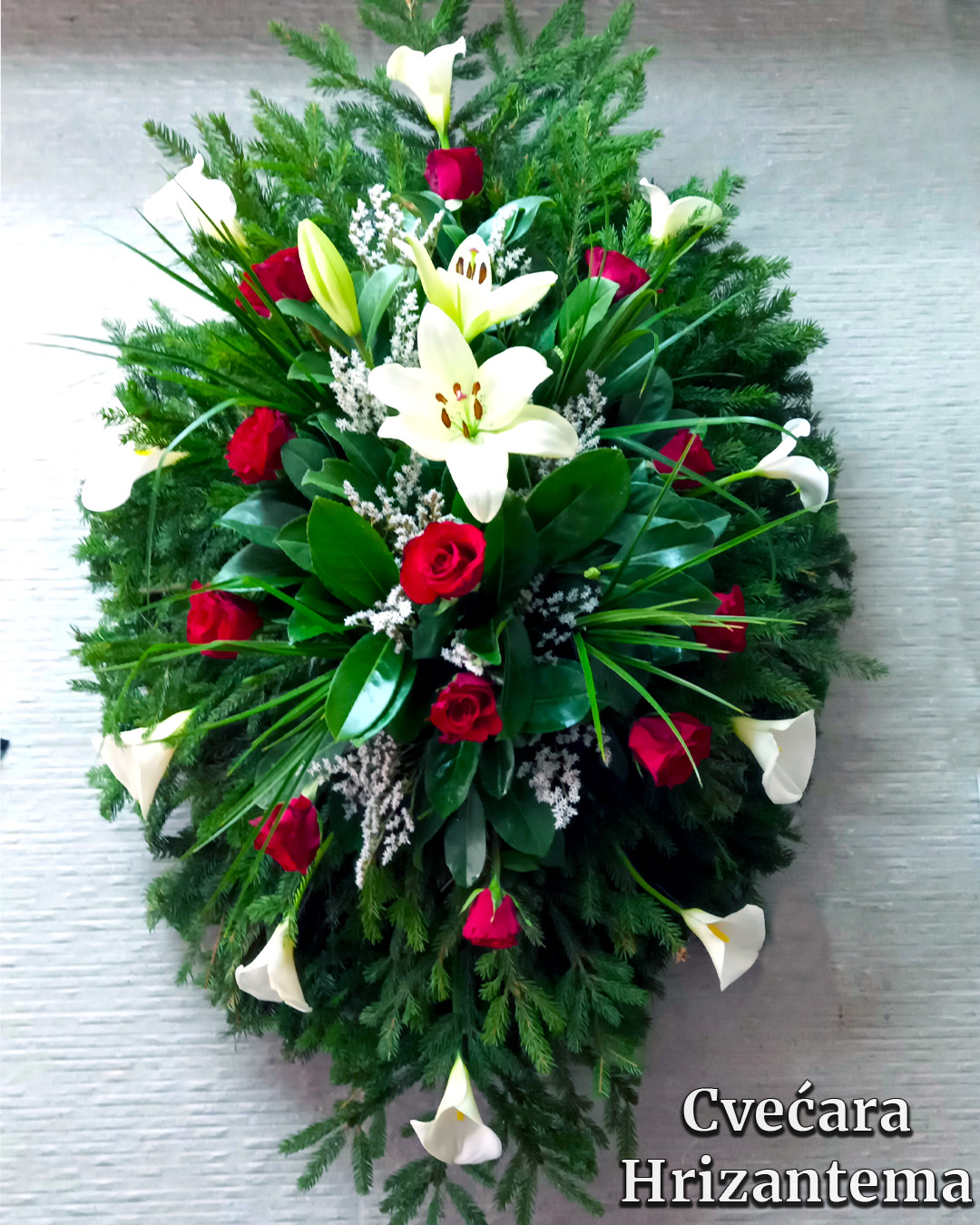 Prirodni venac crvene ruze beli ljiljan bele kale groblje orlovaca